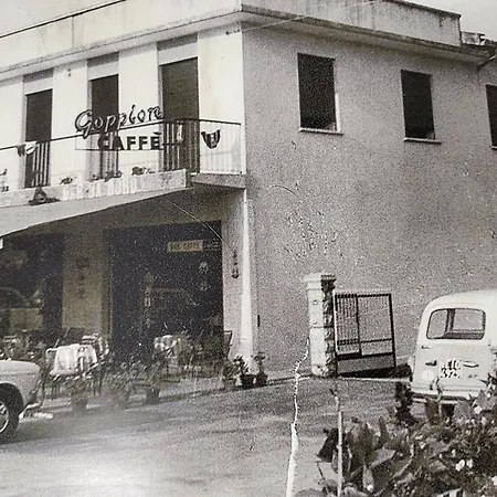 Bar Moro 1963-3